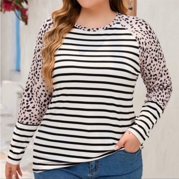 🆕Boutique Women’s plus-size White/black patterned colorblock long-sleeve Top❤️2X - Picture 2 of 4